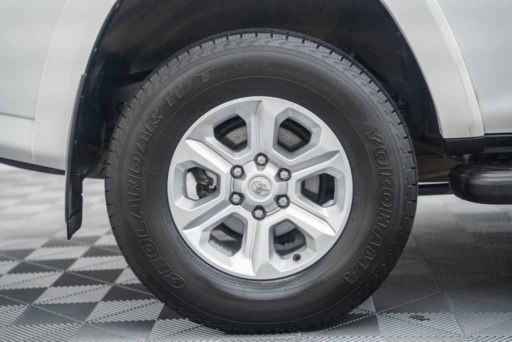 Used 2023 Toyota 4Runner SR5 Premium w/ Moonroof Package RWD image 19