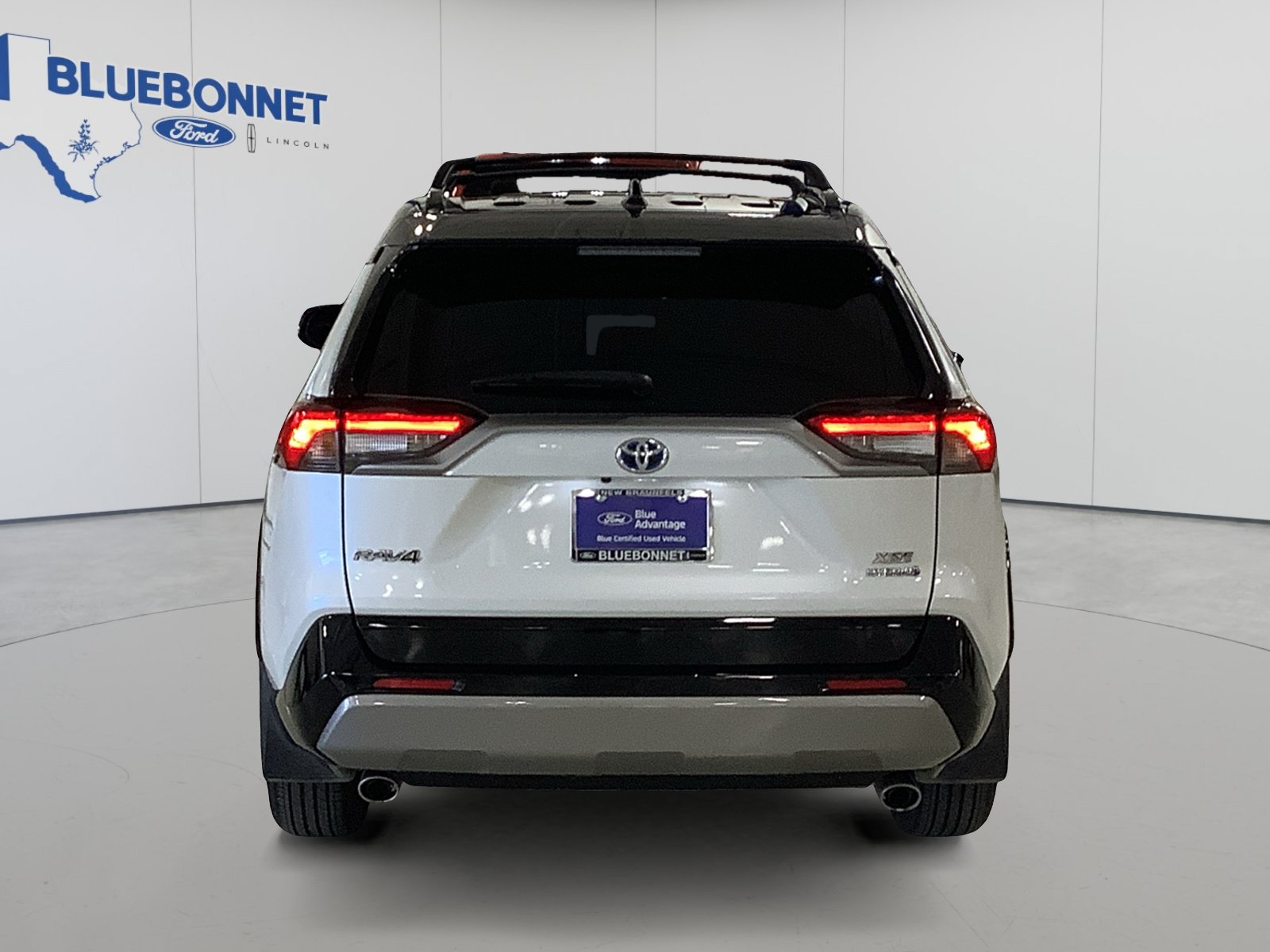 Used 2023 Toyota RAV4 XSE AWD/4WD image 5