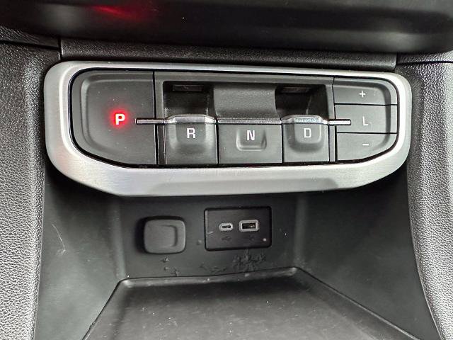 Used 2023 GMC Acadia SLE w/ Elevation Edition FWD image 10