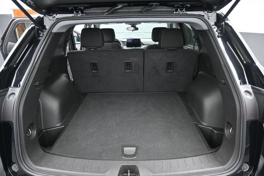Used 2025 Chevrolet Blazer LT FWD image 15