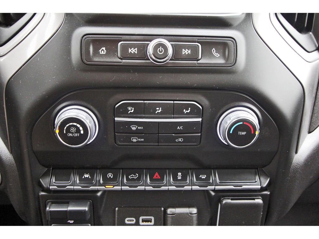 Used 2024 Chevrolet Silverado 1500 Custom image 18