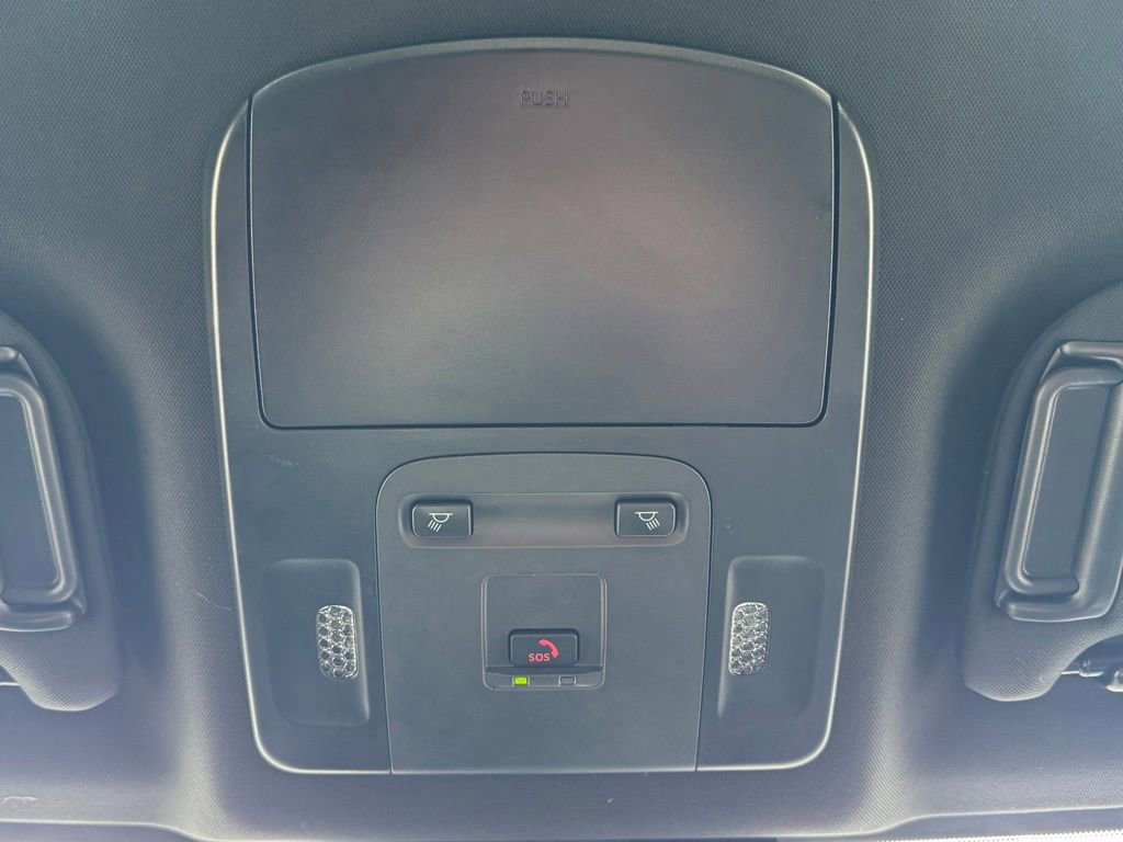Used 2025 Toyota Camry SE FWD image 30