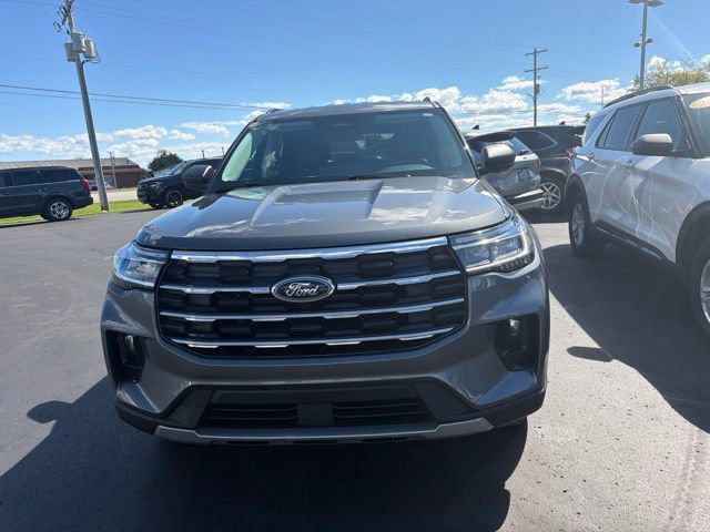 Certified 2025 Ford Explorer Active w/ Active Comfort Package AWD/4WD image 2
