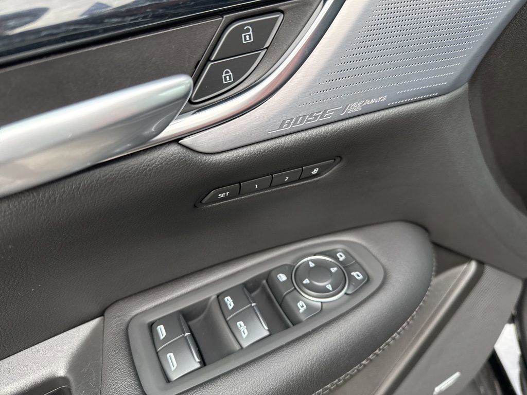 Used 2025 Cadillac XT5 Premium Luxury image 17