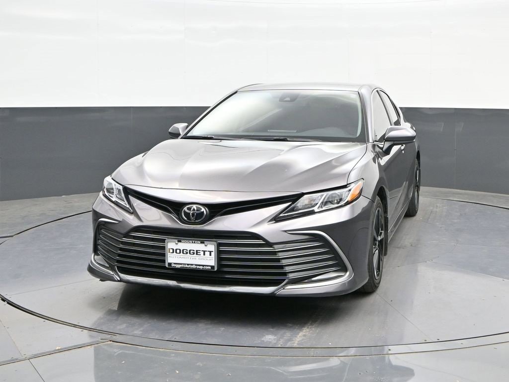Used 2022 Toyota Camry LE image 26