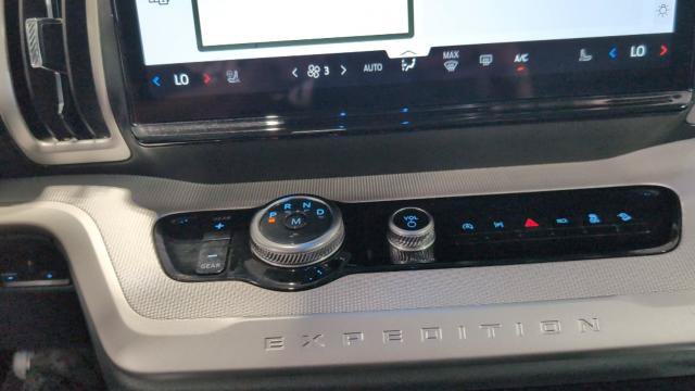Certified 2025 Ford Expedition Active AWD/4WD image 26