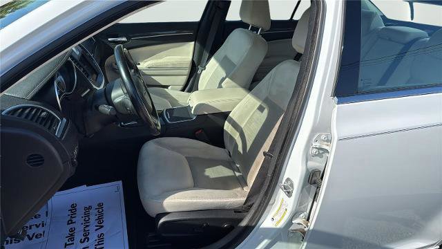 Used 2022 Chrysler 300 Touring image 11