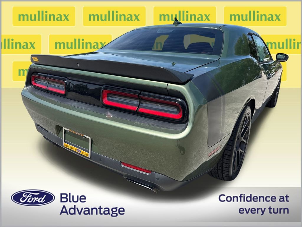 Used 2018 Dodge Challenger R/T Scat Pack w/ Leather Interior Group RWD image 4