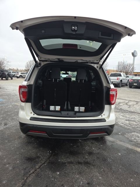 Certified 2019 Ford Explorer XLT w/ Equipment Group 202A image 9
