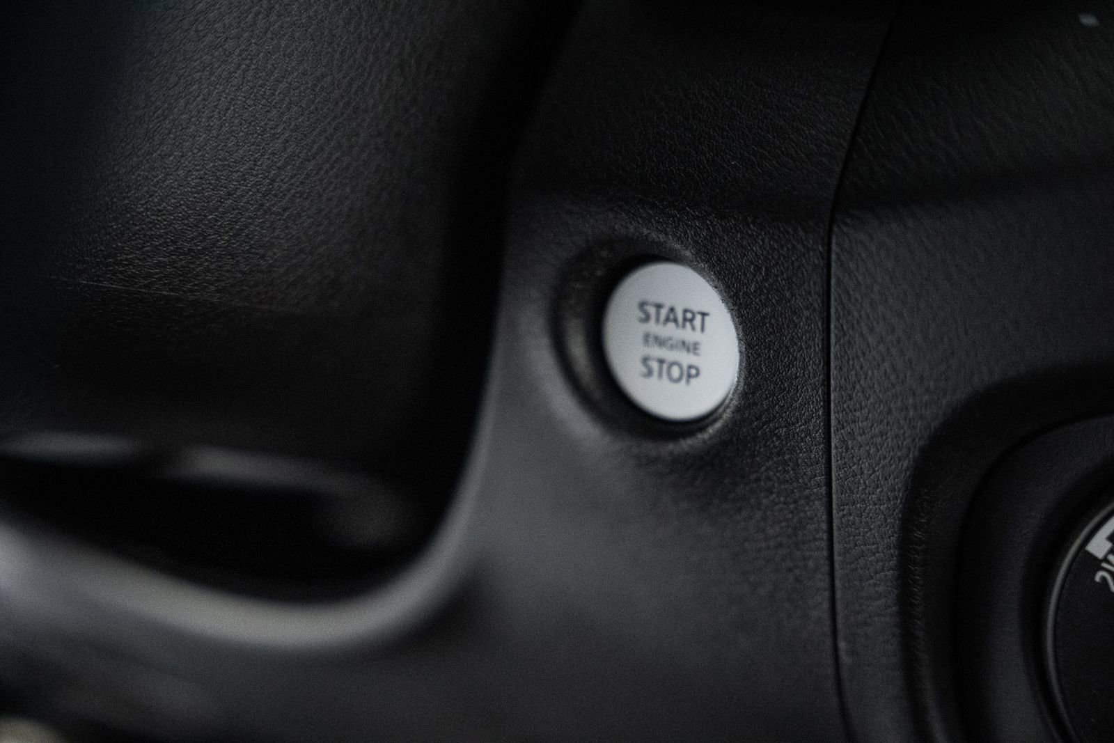 Used 2022 Nissan Frontier PRO-4X image 34