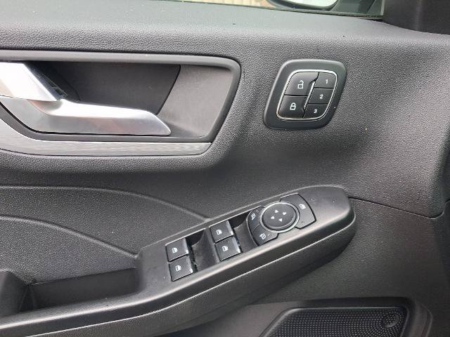 Certified 2025 Ford Escape Platinum AWD/4WD image 23