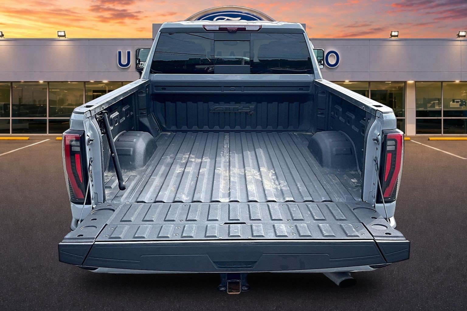 Used 2024 GMC Sierra 3500 AT4 w/ AT4 Premium Plus Package AWD/4WD image 18