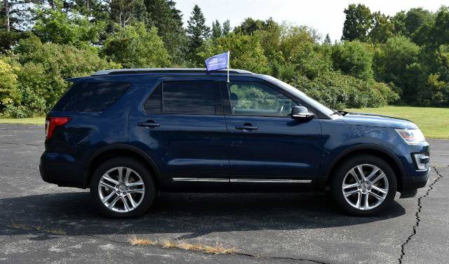 Certified 2017 Ford Explorer XLT w/ Equipment Group 202A AWD/4WD image 2