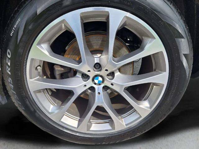 Used 2024 BMW X5 xDrive40i w/ Parking Assistance Package AWD/4WD image 29