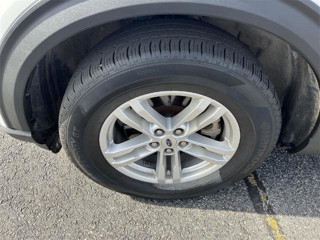 Certified 2022 Ford Explorer XLT w/ Equipment Group 202A image 10