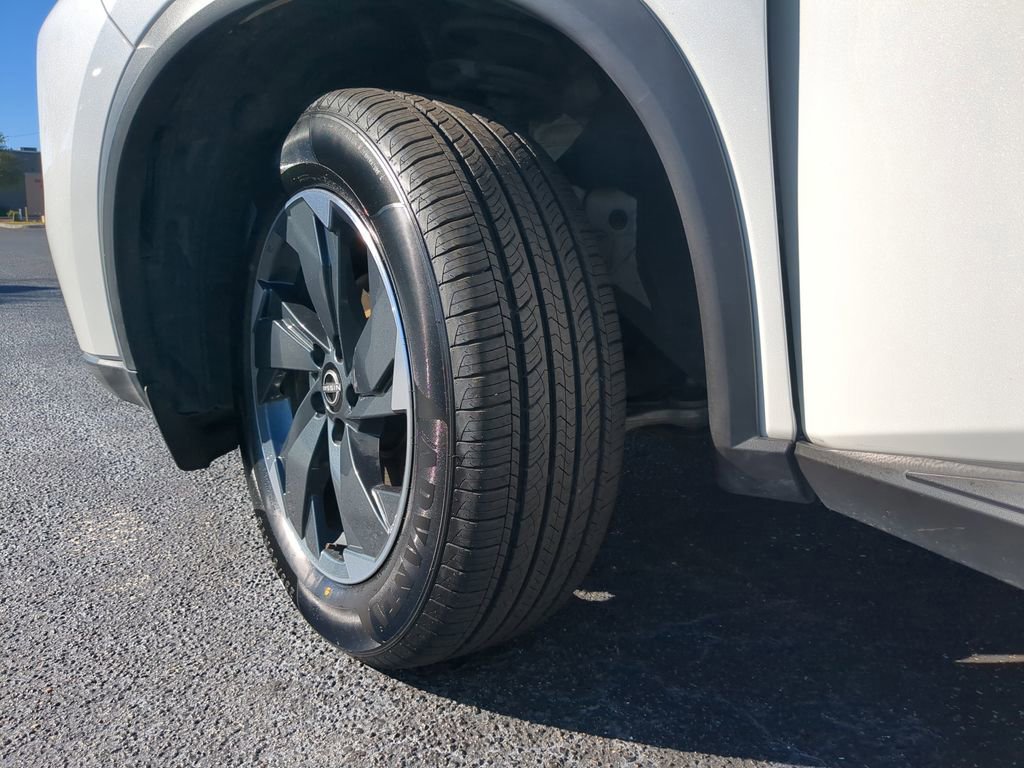 Used 2024 Nissan Rogue SV AWD/4WD image 36