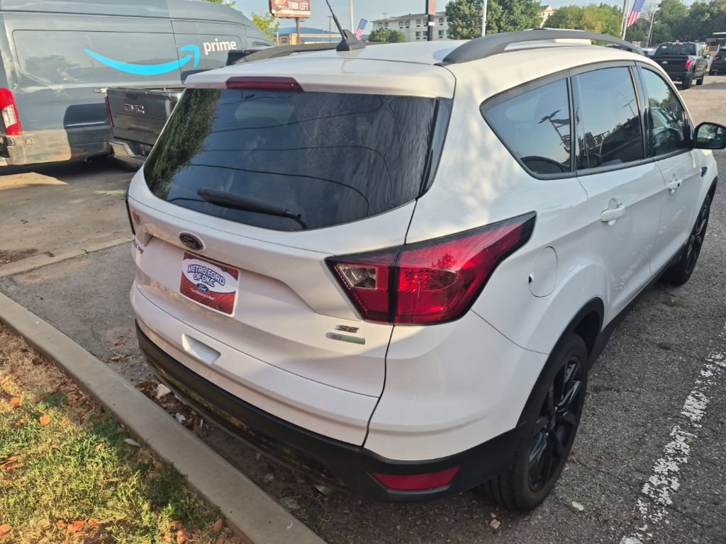 Certified 2019 Ford Escape SE FWD image 16
