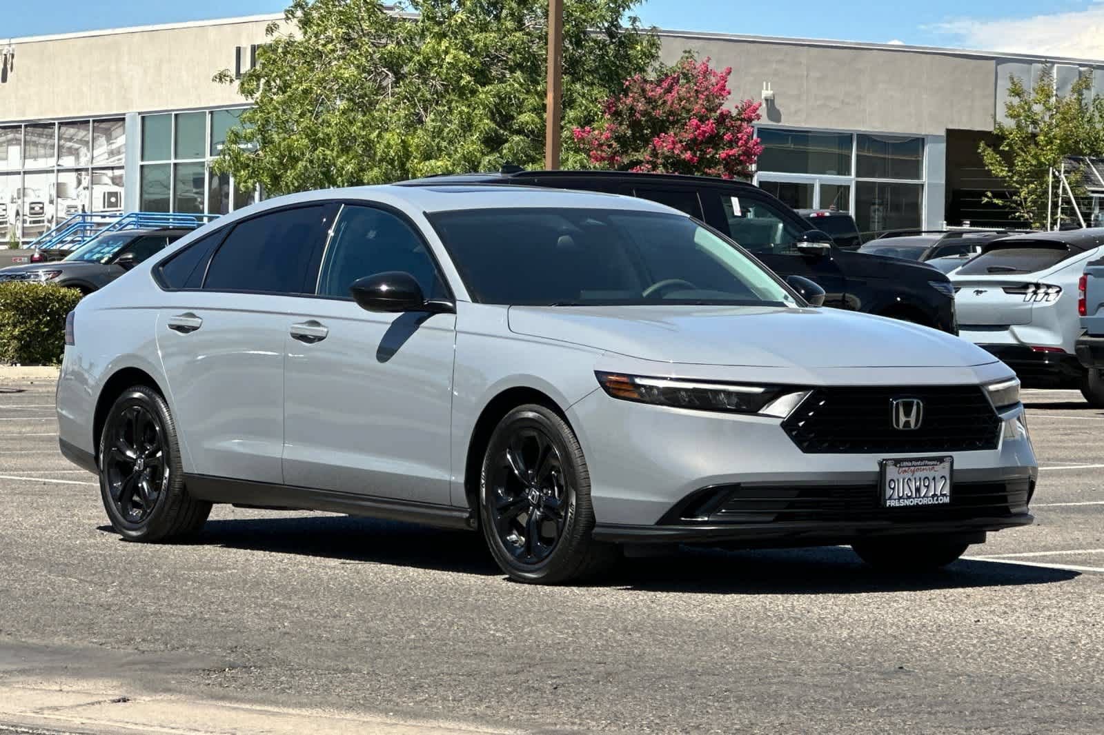 Used 2025 Honda Accord SE image 9