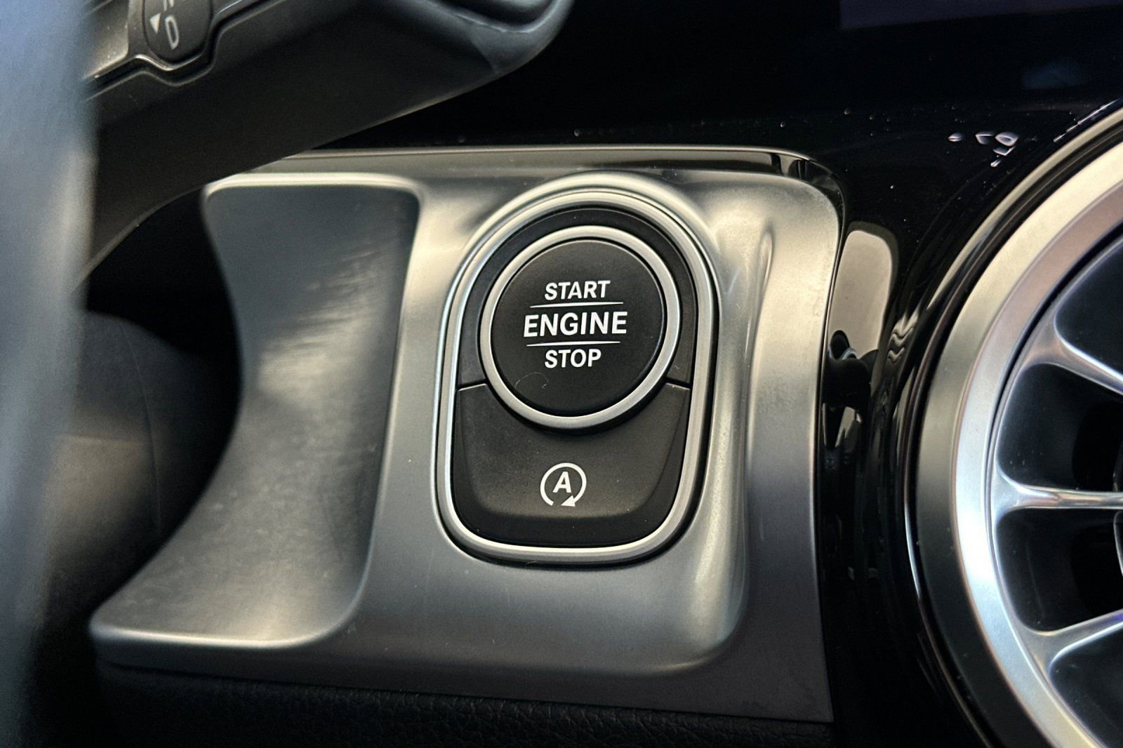Used 2023 Mercedes-Benz GLB 250 4MATIC image 22
