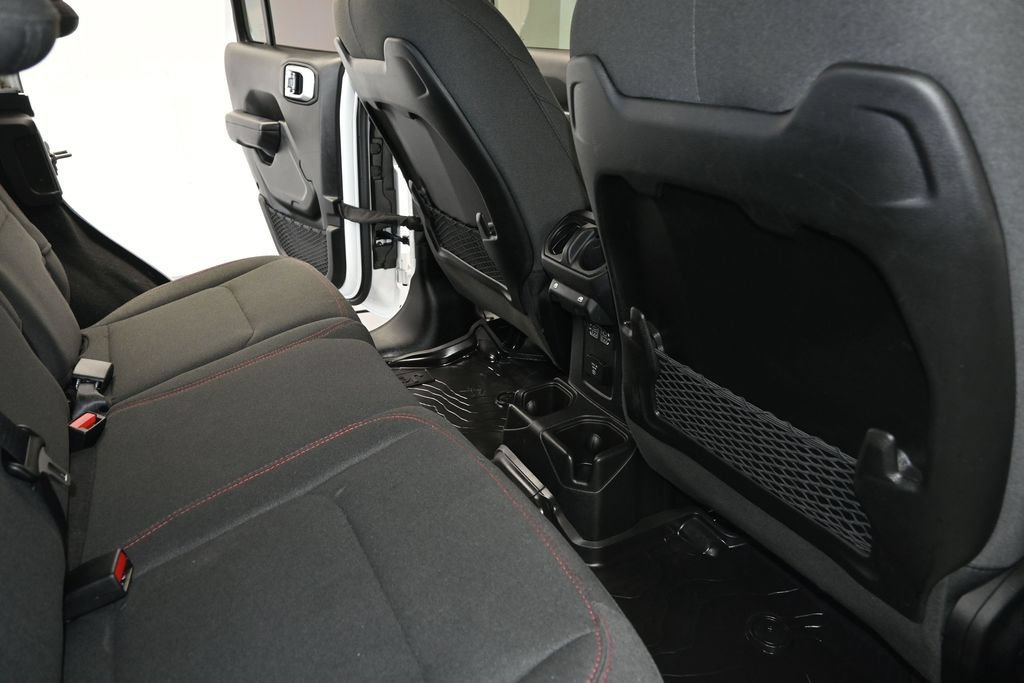 Used 2025 Jeep Wrangler Unlimited Rubicon w/ Convenience Group AWD/4WD image 12