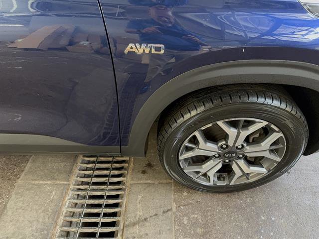 Used 2021 Kia Seltos EX image 19