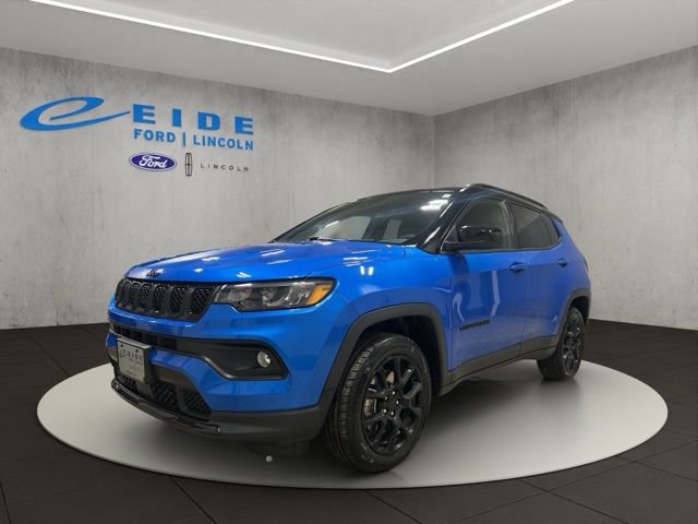 Used 2023 Jeep Compass Latitude w/ Convenience Group AWD/4WD image 5