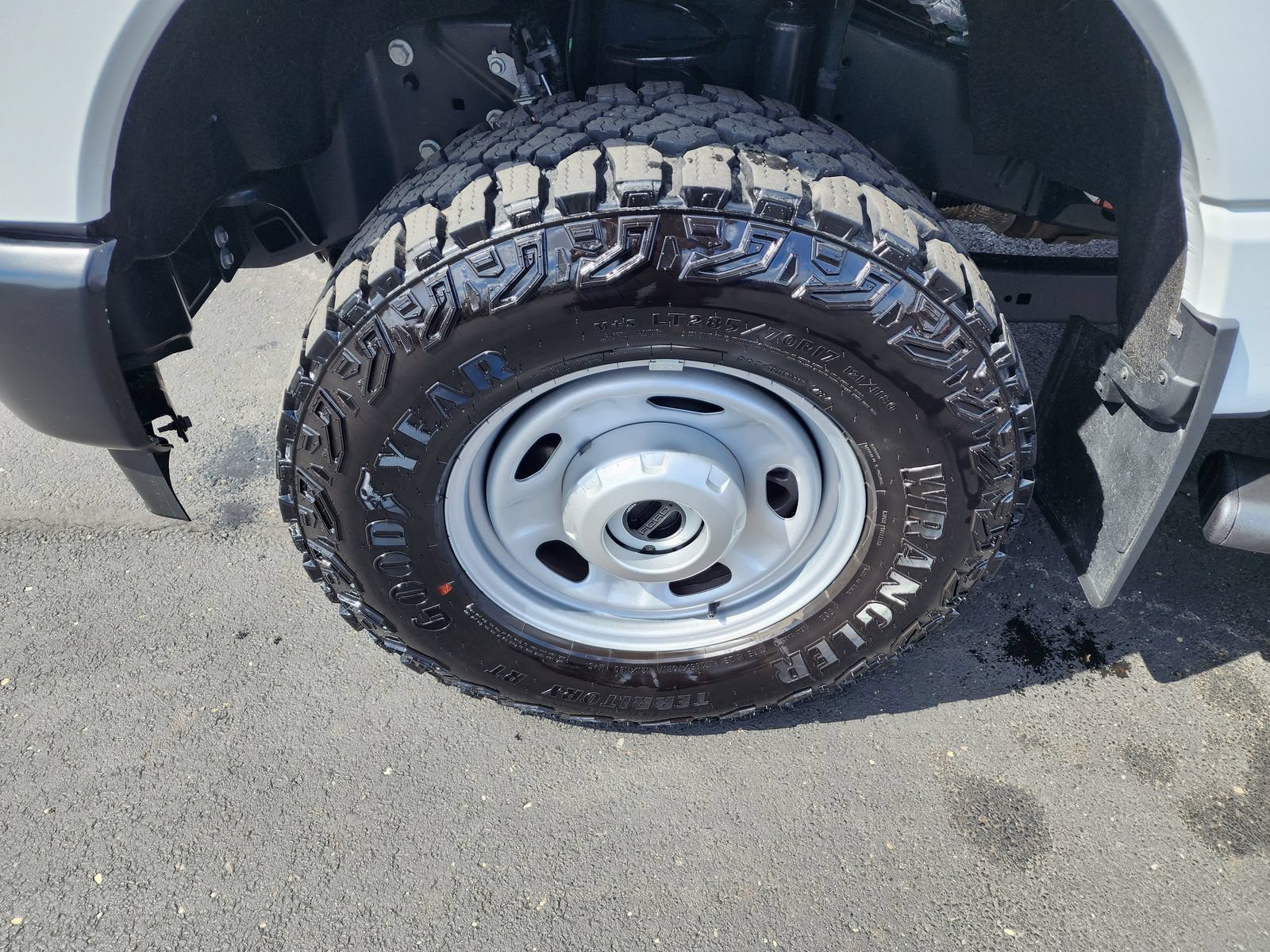Certified 2025 Ford F250 XL w/ XL Off-Road Package AWD/4WD image 9