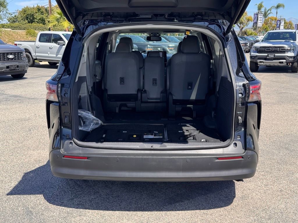 Used 2024 Toyota Sienna XLE image 13
