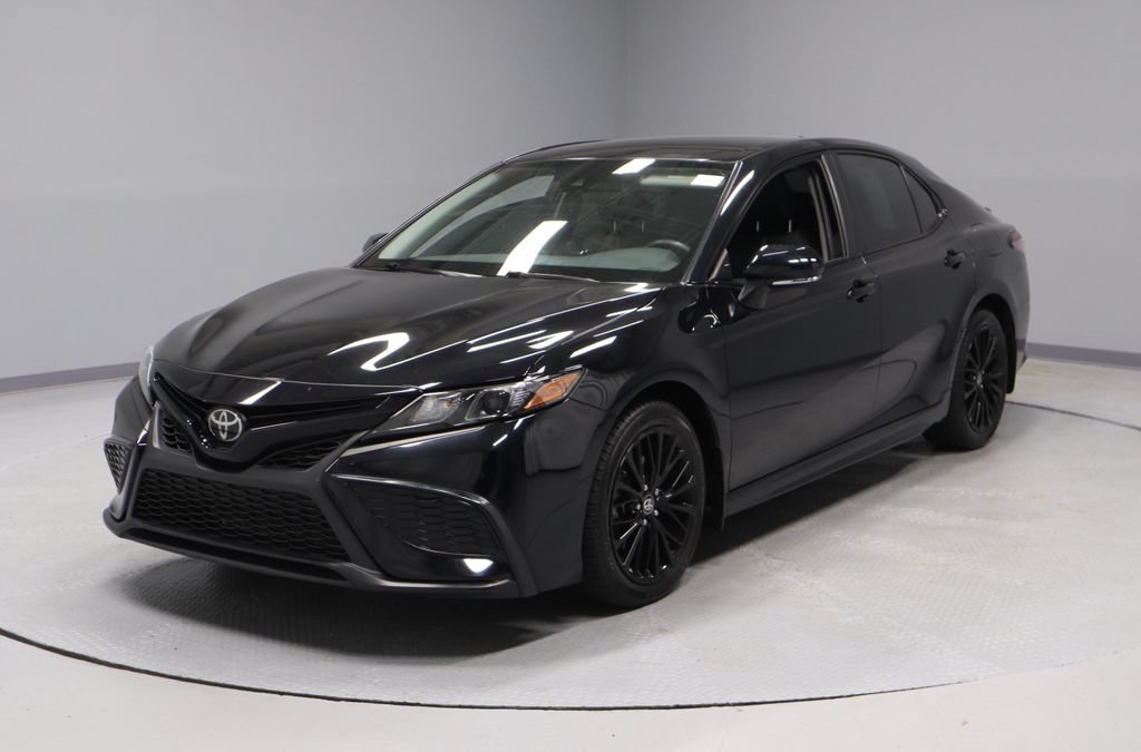 Used 2022 Toyota Camry SE w/ Convenience Package FWD image 6