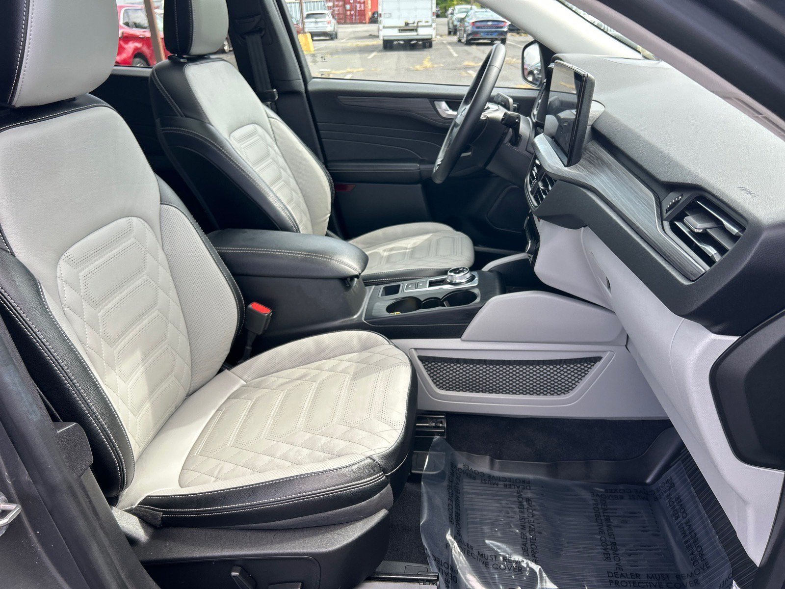 Certified 2023 Ford Escape Platinum w/ Premium Technology Package AWD/4WD image 19