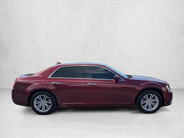 Used 2018 Chrysler 300 Touring L RWD image 4