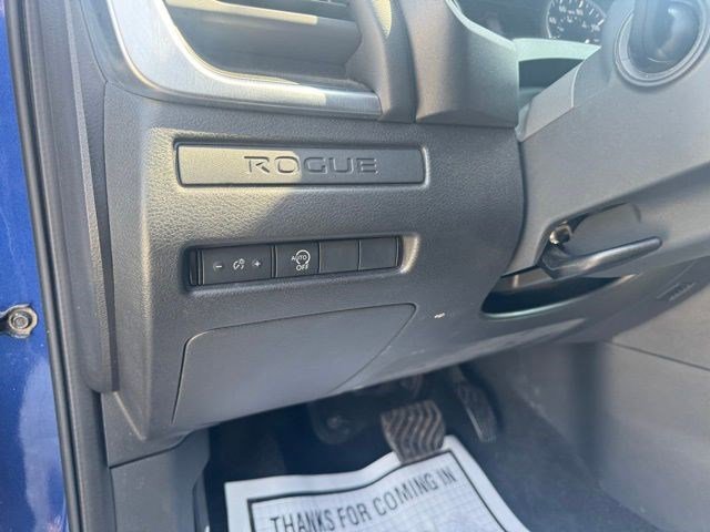Used 2023 Nissan Rogue S AWD/4WD image 15