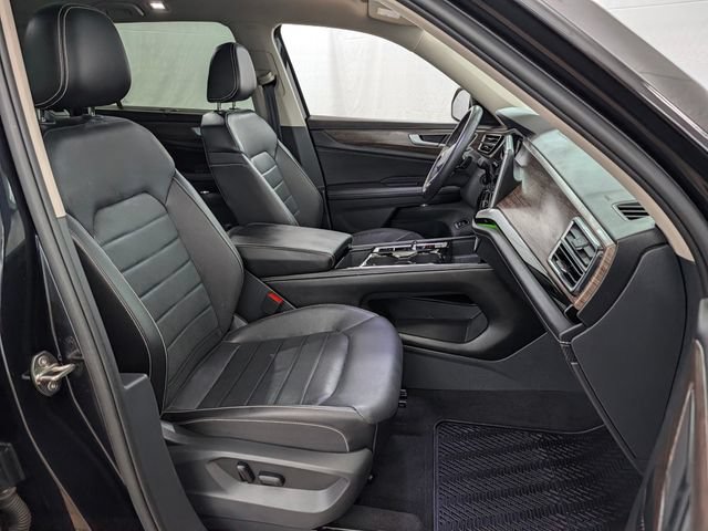 Used 2024 Volkswagen Atlas SEL AWD/4WD image 21