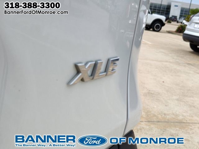 Used 2023 Toyota RAV4 XLE Premium FWD image 10