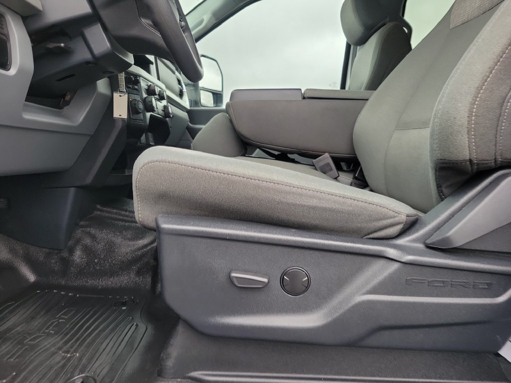 Certified 2025 Ford F350 XLT AWD/4WD image 19