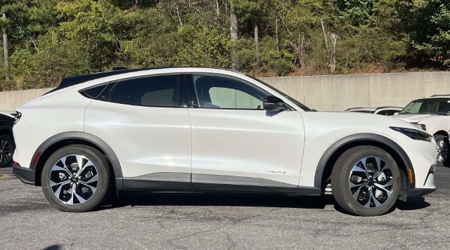 Certified 2025 Ford Mustang Mach-E Select RWD image 2