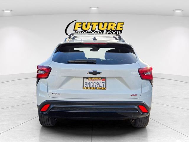 Used 2025 Chevrolet Trax RS w/ Driver Confidence Package image 4