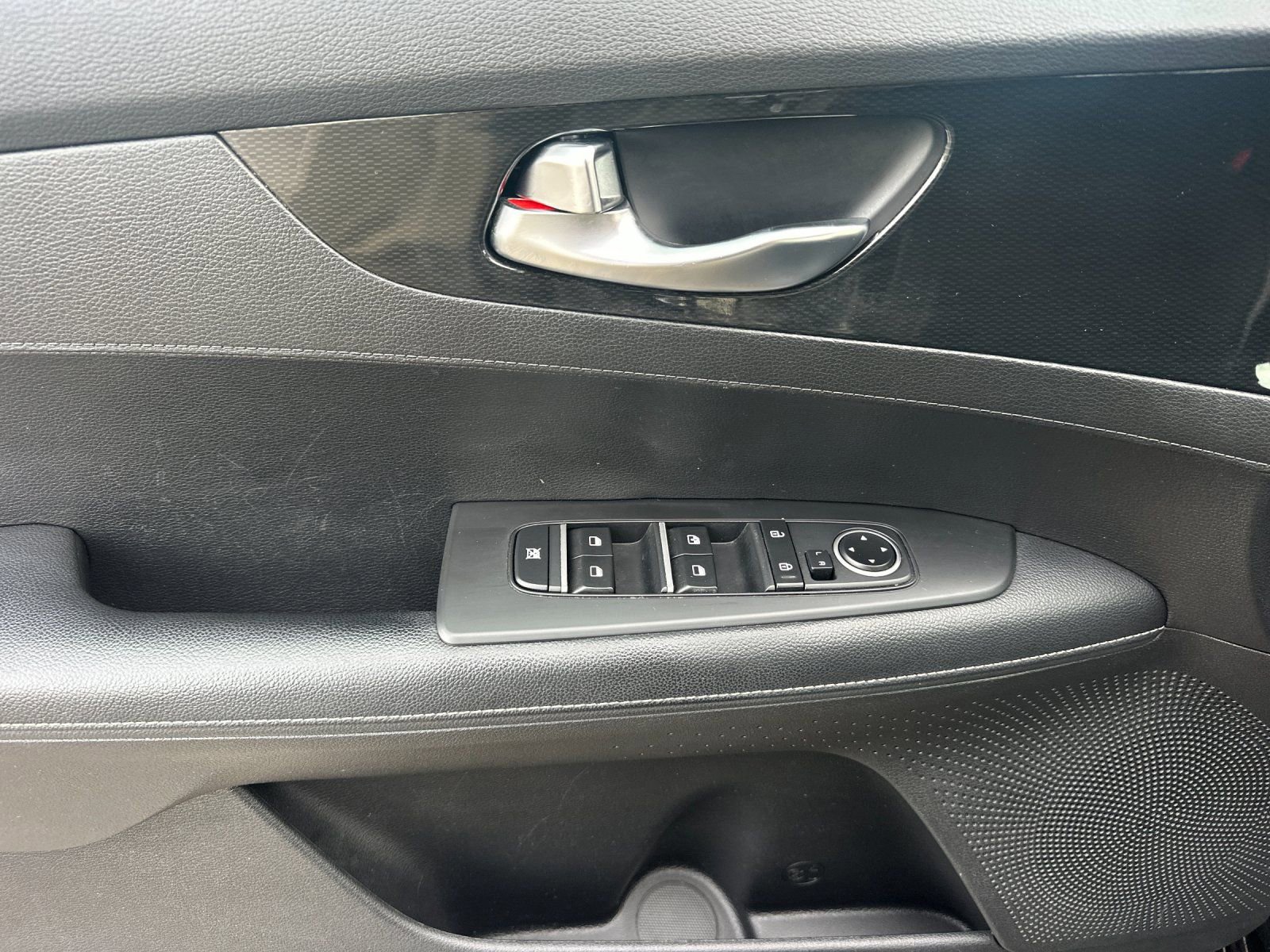 Used 2023 Kia Forte GT-Line image 10