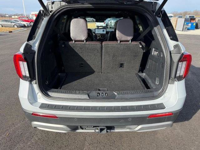 Certified 2025 Ford Explorer Platinum w/ LUX Leather Package image 7