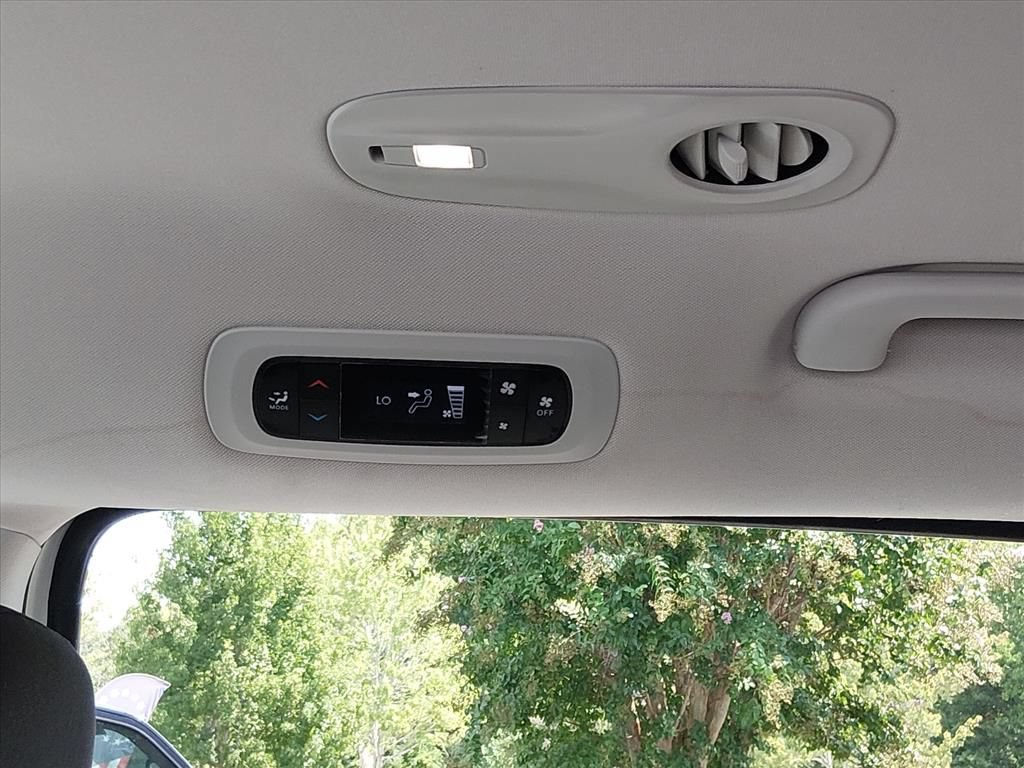 Used 2024 Chrysler Voyager LX FWD image 14