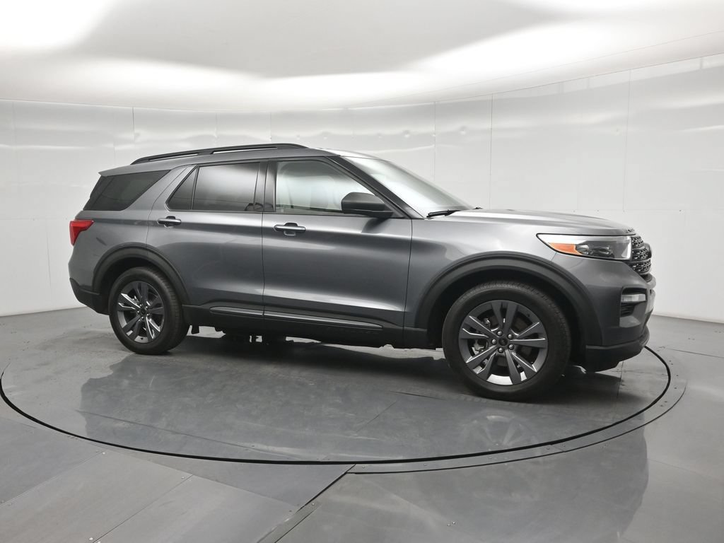 Certified 2021 Ford Explorer XLT w/ Equipment Group 202A RWD image 24