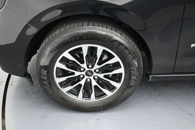 Certified 2025 Ford Expedition Platinum AWD/4WD image 9