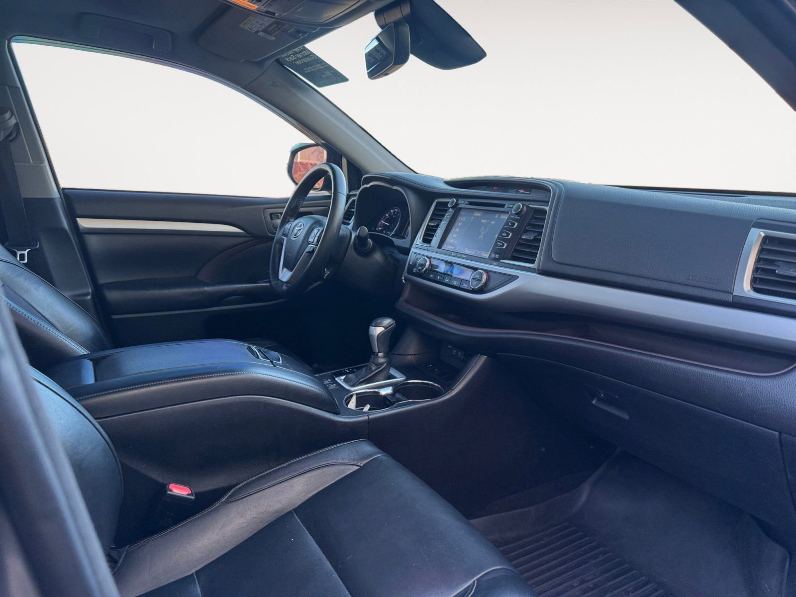 Used 2017 Toyota Highlander XLE image 15