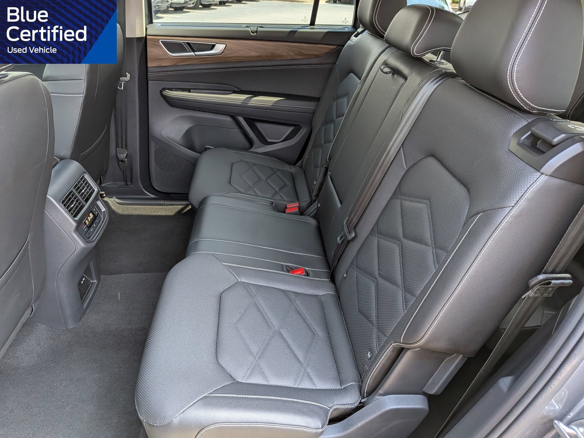 Used 2025 Volkswagen Atlas SE FWD image 17