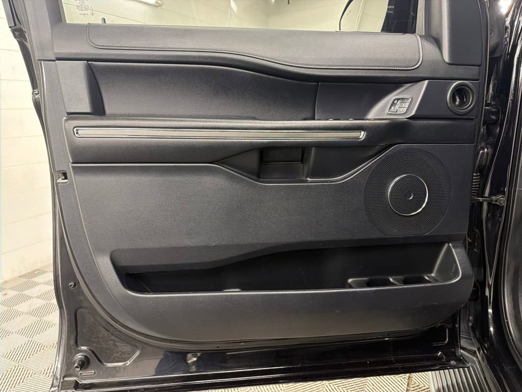 Certified 2020 Ford Expedition XLT w/ Equipment Group 202A image 17