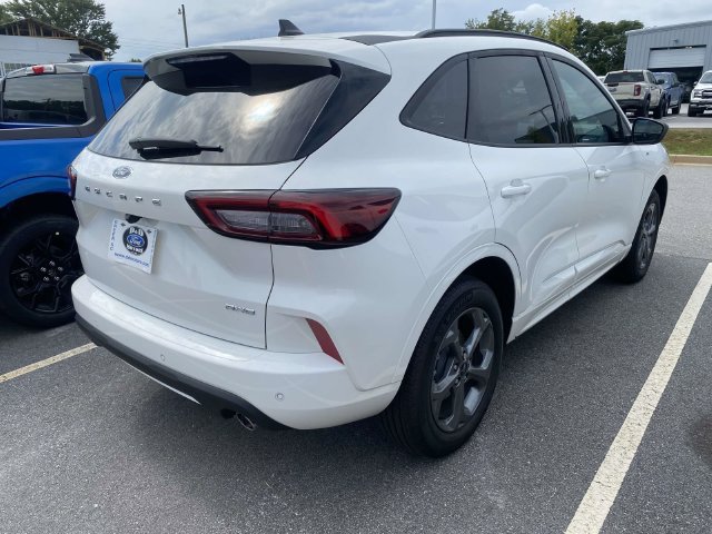 Certified 2024 Ford Escape ST-Line w/ Tech Pack #1 AWD/4WD image 7