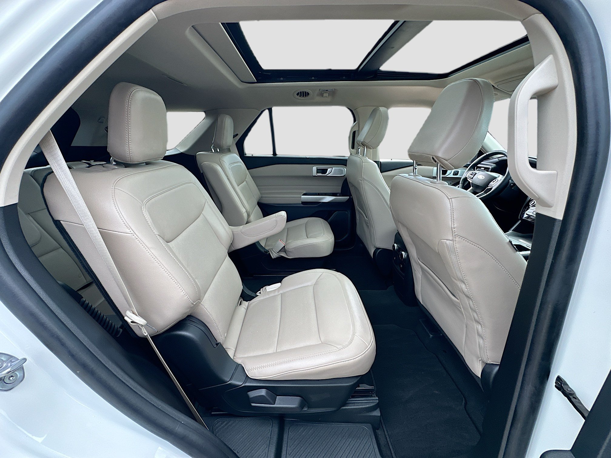 Certified 2023 Ford Explorer Limited w/ Limited Technology Package RWD image 29