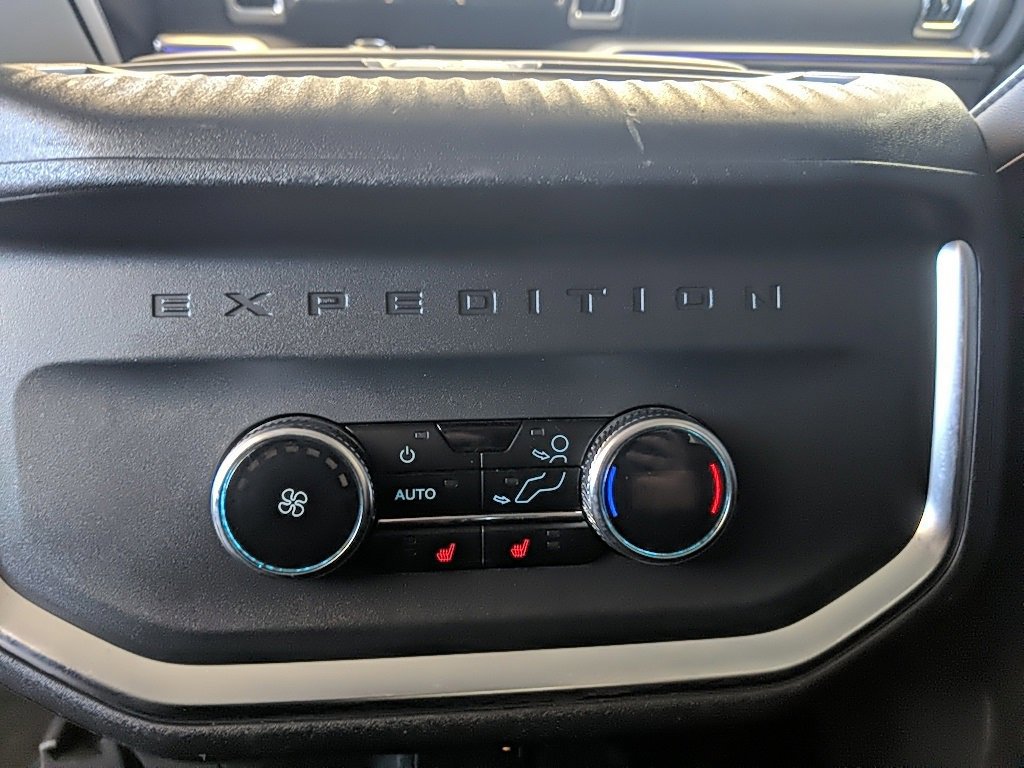 Certified 2025 Ford Expedition Platinum image 17