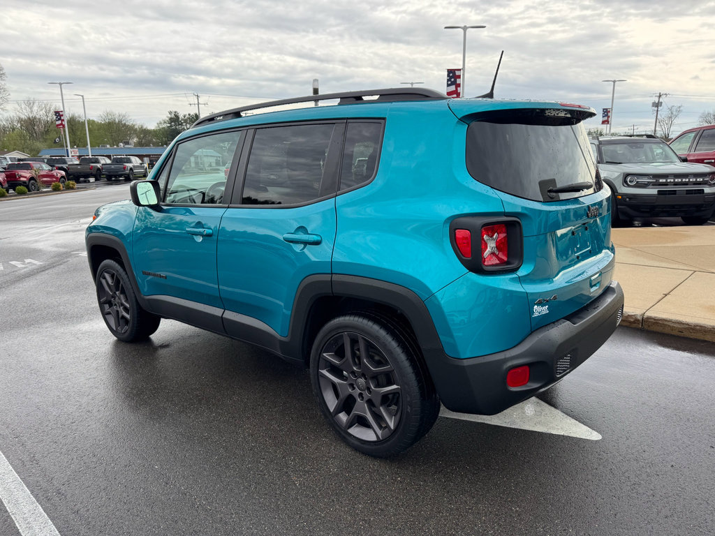 Used 2021 Jeep Renegade Latitude AWD/4WD image 3