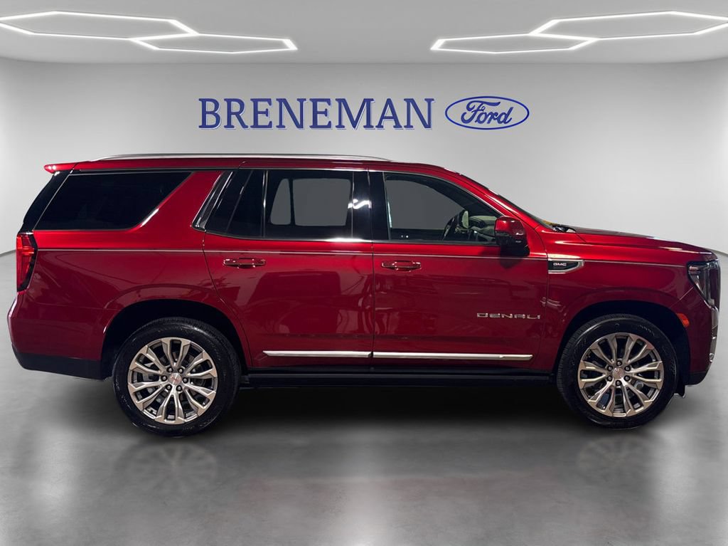 Used 2022 GMC Yukon Denali w/ Denali Premium Package AWD/4WD image 5